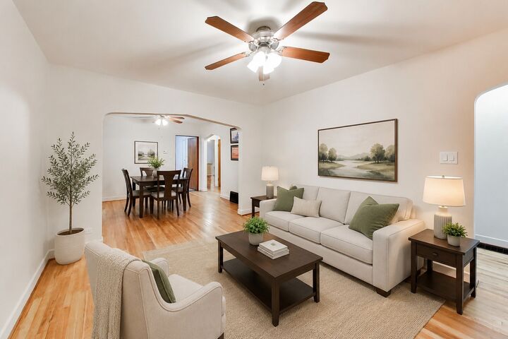 Property Photo: 5012 N Tripp Avenue IL 60630