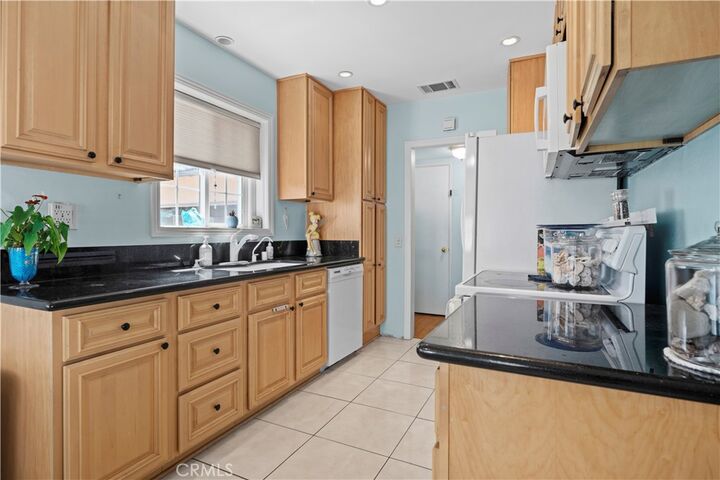 Property Photo:  733 S Bender Avenue  CA 91740 