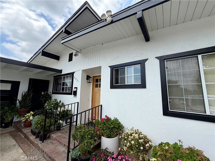 Property Photo: 9321 Stanwin Avenue CA 91331