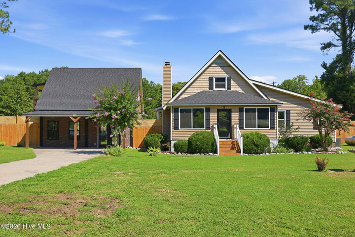 Property Photo: 208 Dixon Circle NC 27889
