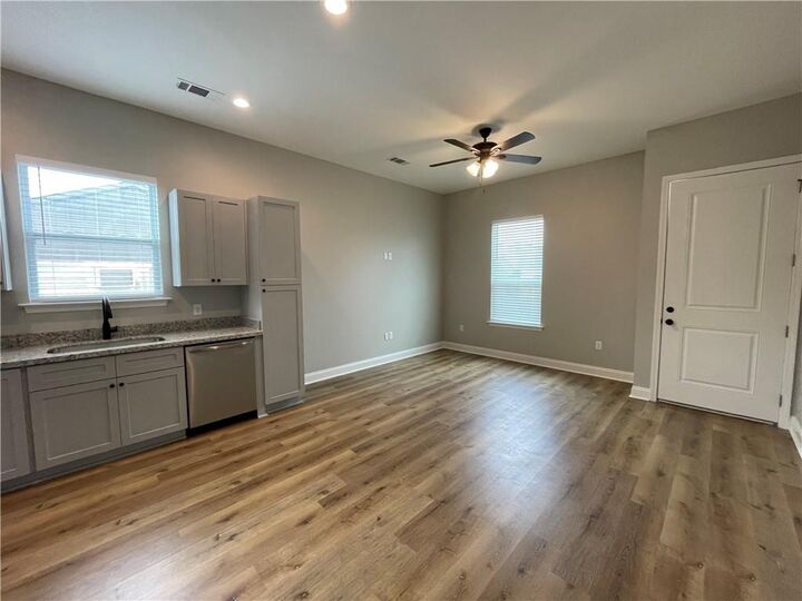 Property Photo: 507 Center Street B LA 70032