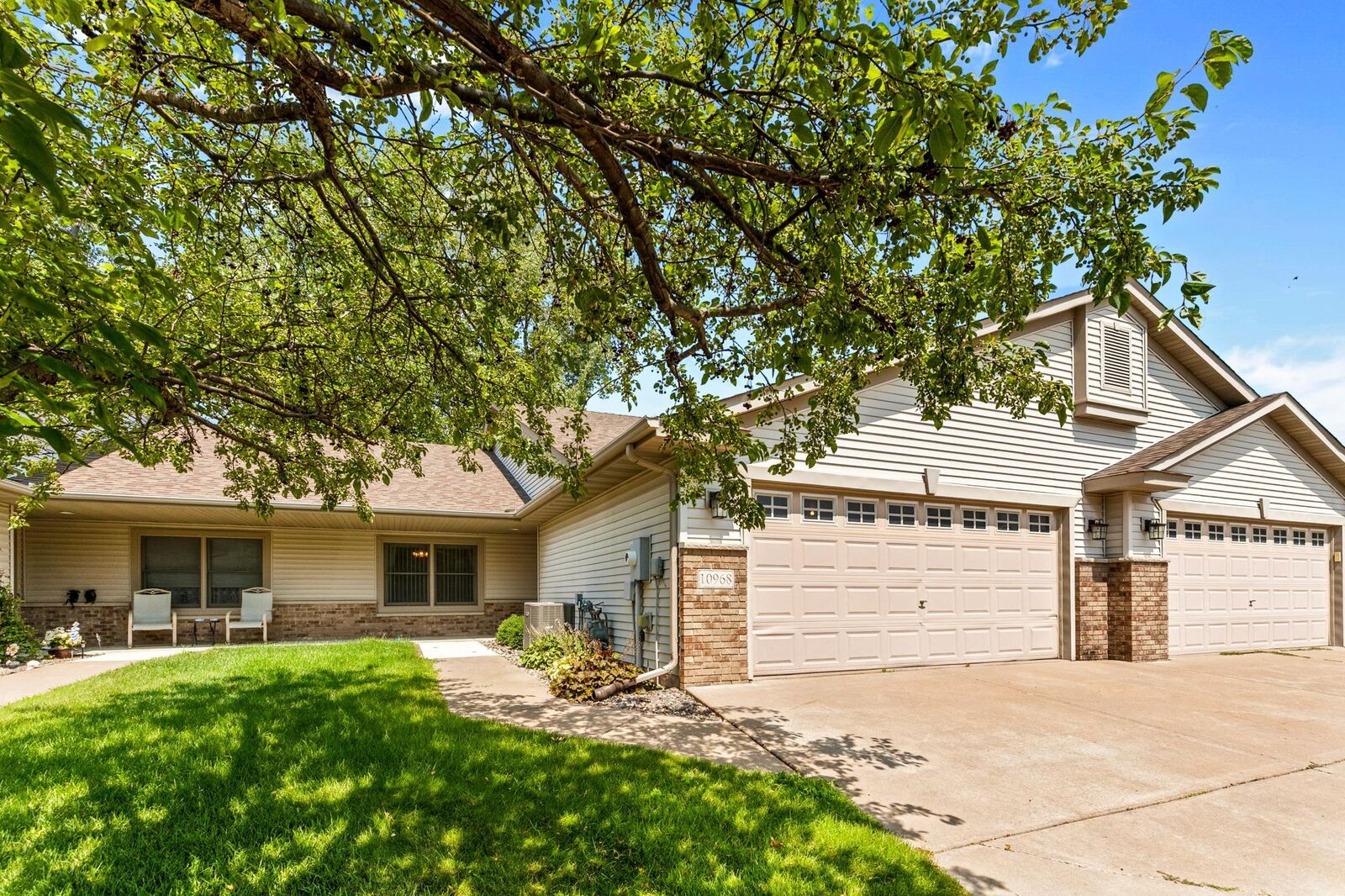 Property Photo:  10968 Kirby Boulevard  MN 55013 