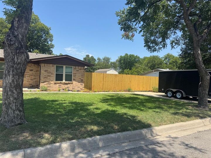 Property Photo:  9216 Raymond Avenue  TX 76108 