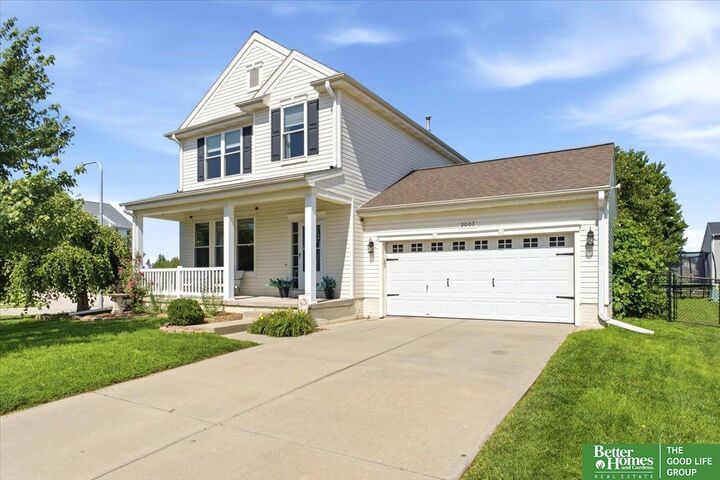 Property Photo:  2003 Lakewood Drive  NE 68046 