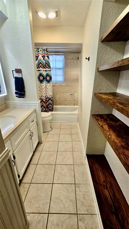 Property Photo: 1135 Mockingbird Circle OK 73020
