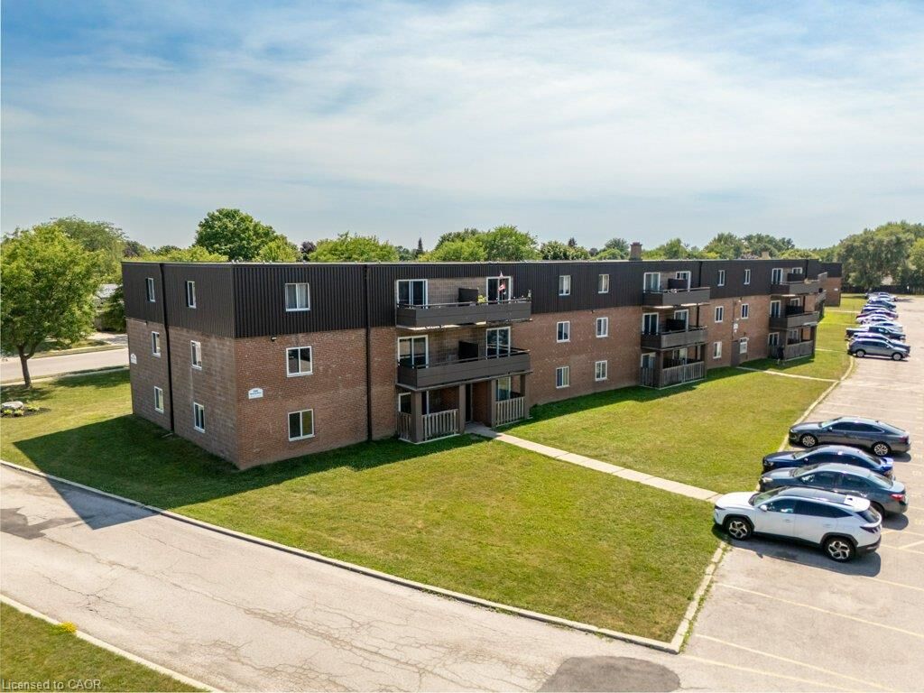 Property Photo: 390 Admiral Drive 112 ON N5V 3C2