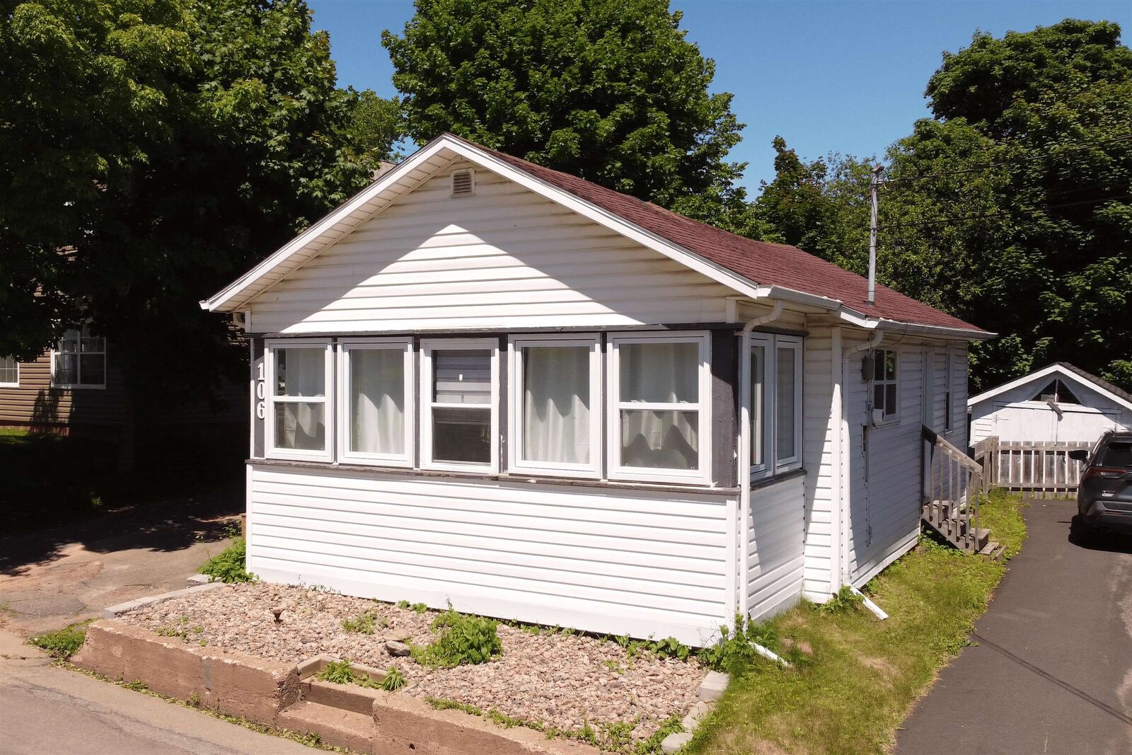 Property Photo:  106 Spring Park Road  PE C1A 3Y4 