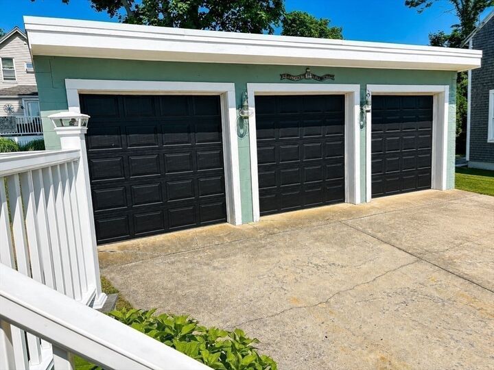 Property Photo: 36 Hampton Circle MA 02045