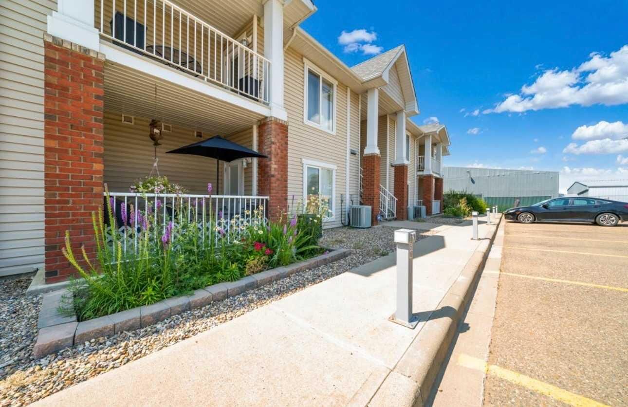 Property Photo:  10 Broadway Court NW 2  AB T0J 2P2 