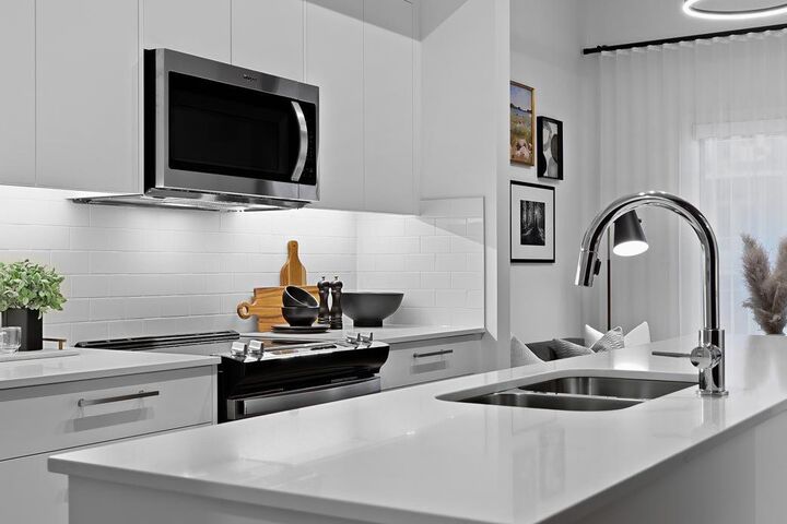 Property Photo: 310 15 Avenue SW 516 AB T2R 1S9