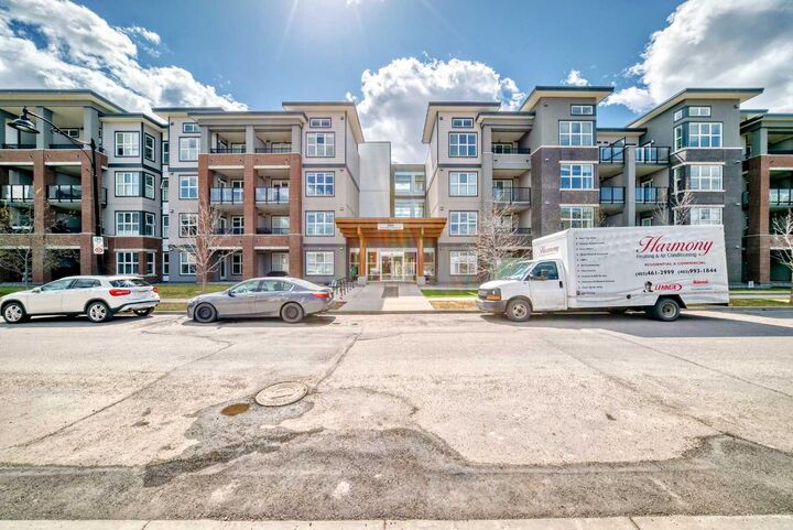 Property Photo: 95 Burma Star Road SW 3210 AB T3E 8A9