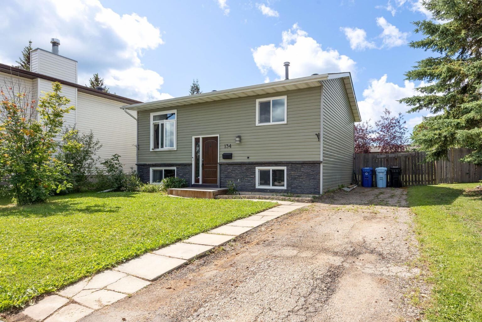 Property Photo: 134 Farrell Bay AB T9K 1N8