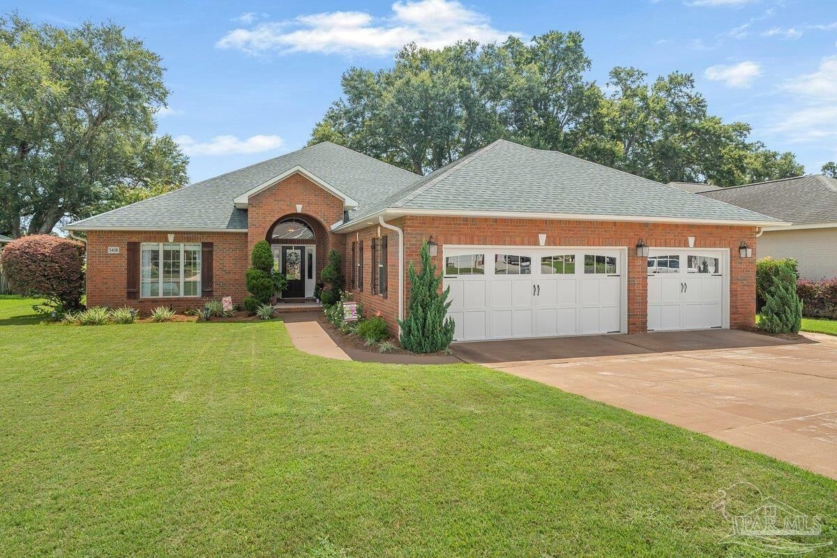 Property Photo: 5438 Southlake Dr FL 32571
