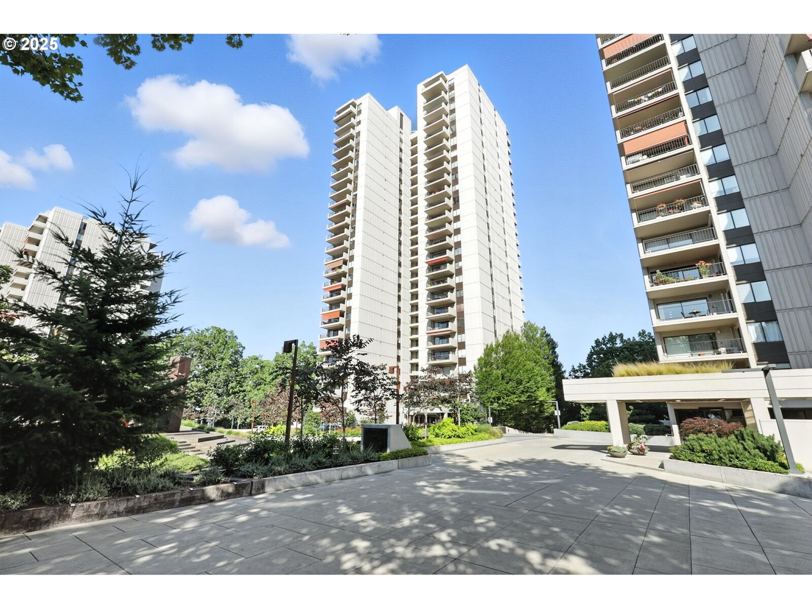 Property Photo: 2221 SW 1st Ave 1623 OR 97201