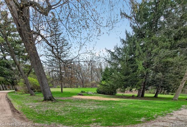 Property Photo:  1190 Olander Drive  MI 48446 