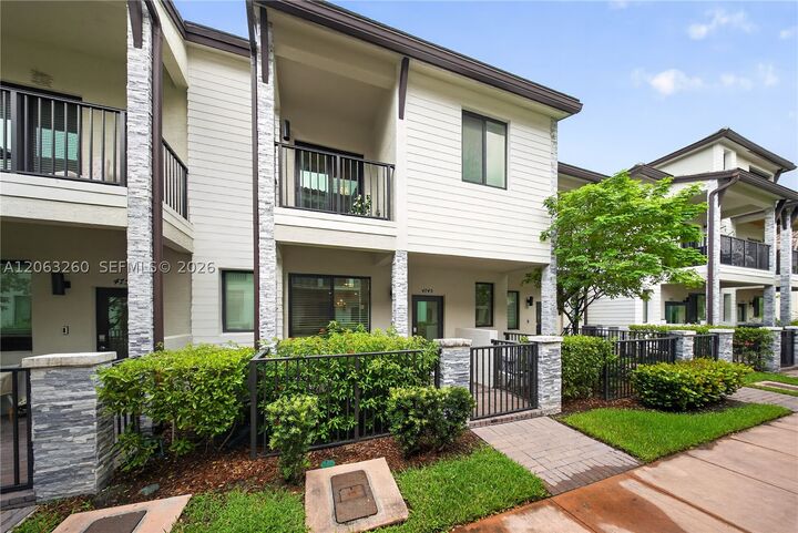 Property Photo: 4745 NW 83rd Pkwy FL 33166