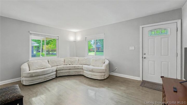 Property Photo: 906 Morris Avenue IN 47130