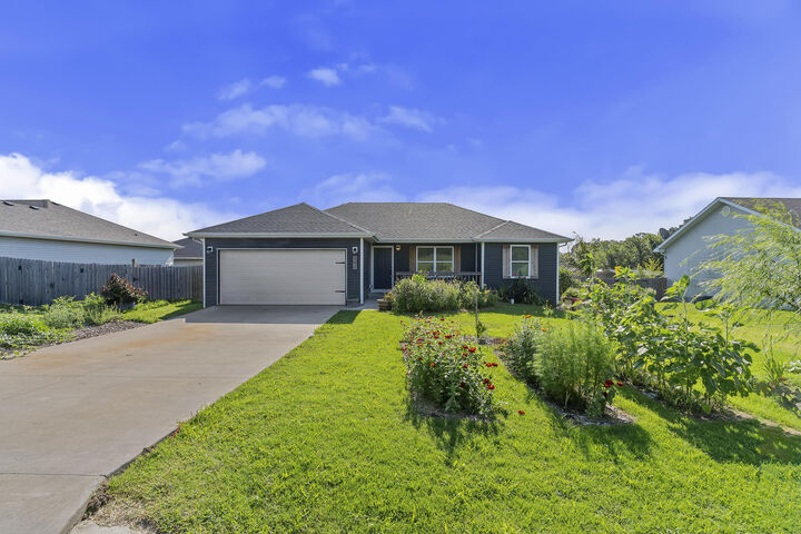 Property Photo: 392 Pirate Lane MO 65725