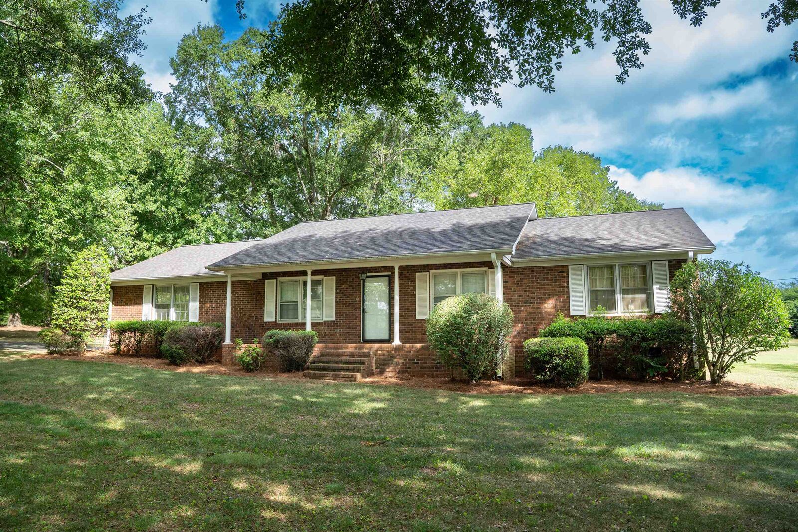 Property Photo: 551 Riveroak Road SC 29349