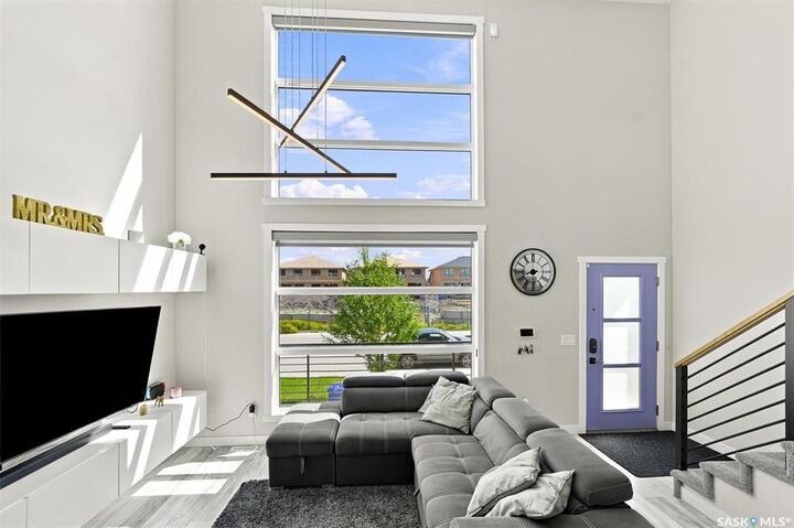 Property Photo: 332 McFaull Crescent SK S7V 0S5