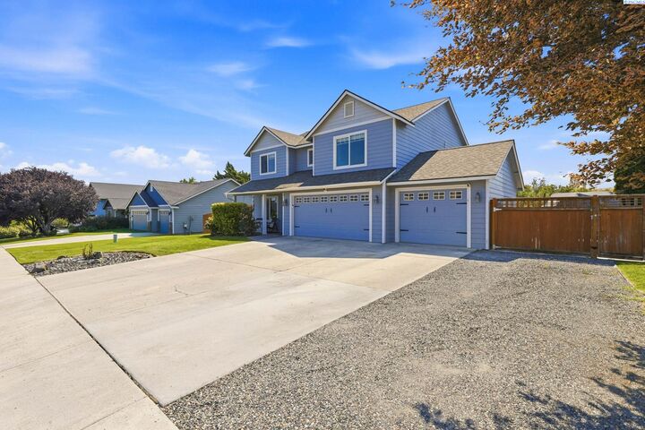 Property Photo: 225 W 53rd Ave WA 99337