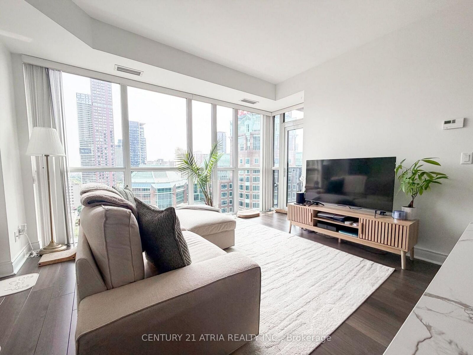 Property Photo: 28 Ted Rogers Way 1901 ON M4Y 2J4