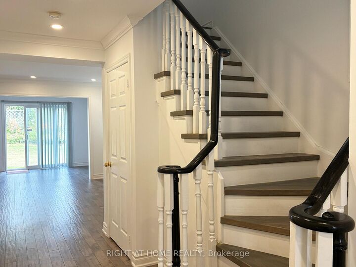 Property Photo: 737 Caboto Trail ON L3R 5W4
