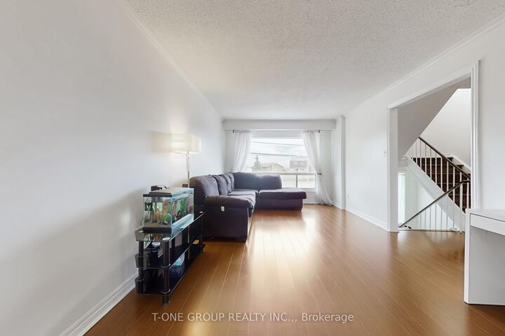 Property Photo: 3025 Cedarglen Gate 75 ON L5C 2V7