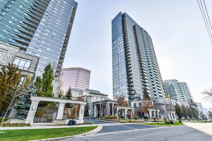 Photo de la propriété:  15 Greenview Avenue 2514  ON M2M 4M7 
