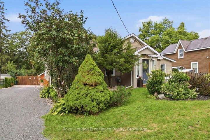 21 North Hastings Avenue — photo 1