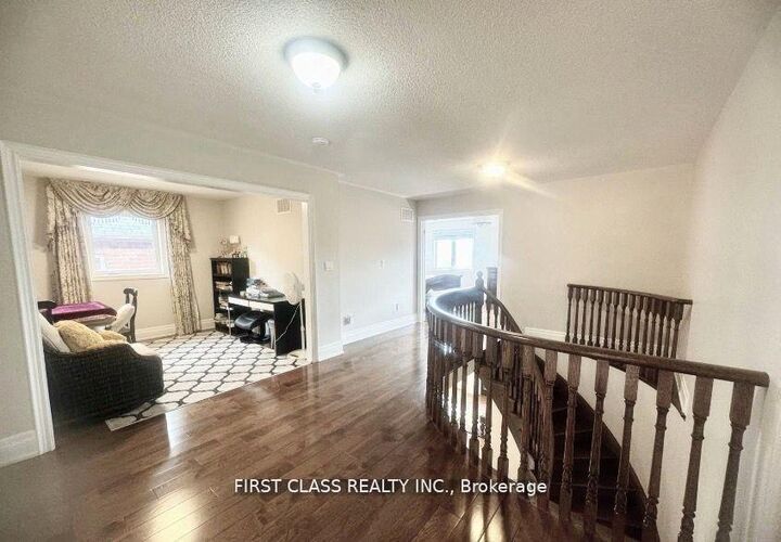 Property Photo:  9 Wiley Avenue Main &Amp 2/F  ON L4S 0C6 