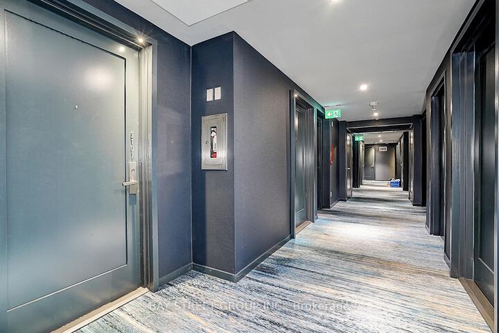Property Photo: 28 Wellesley Street E 3107 ON M4Y 0C4