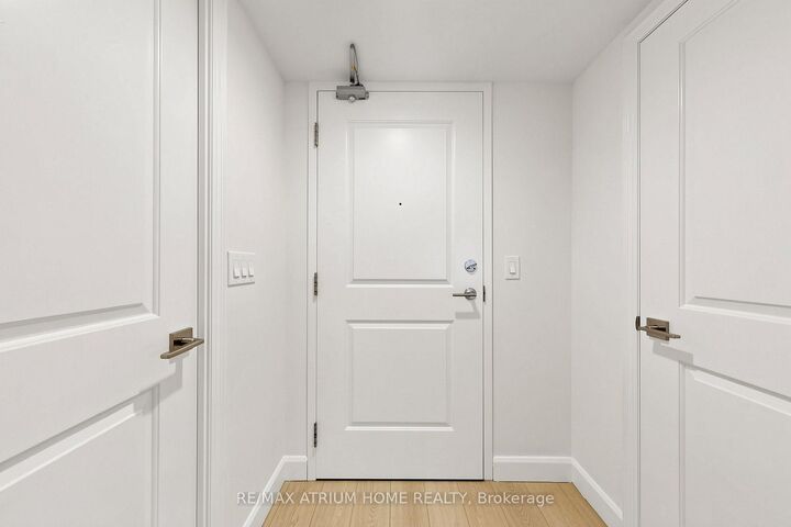 Property Photo: 75 East Liberty Street 912 ON M6K 3R3
