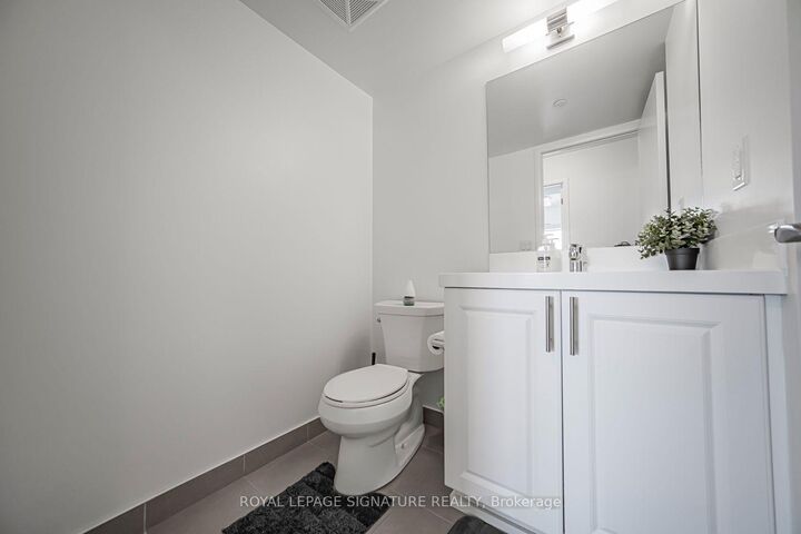 Property Photo: 830 Lawrence Avenue W 1017 ON M6A 0B6
