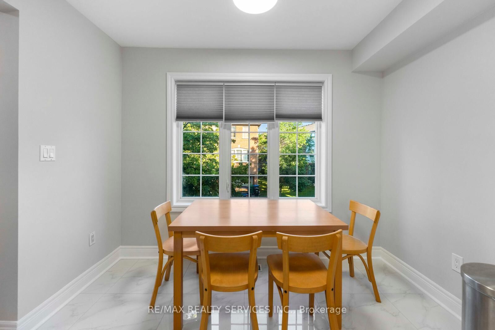 Property Photo: 80 Acorn Place 69 ON L4Z 4E1