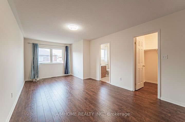 Property Photo:  688 Courtney Valley Road  ON L5V 0C3 