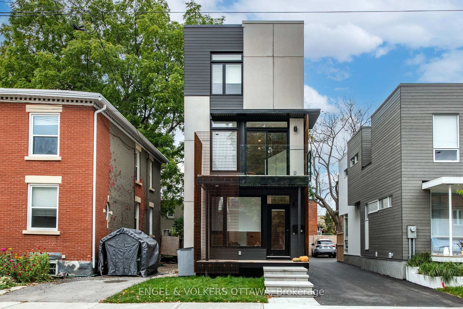 Property Photo:  88B Hamilton Avenue N  ON K1Y 1B9 