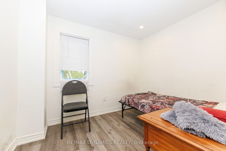 4770 Queen Street — photo 1