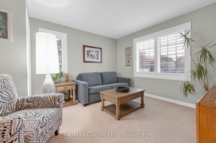 5 Hickory Court — photo 1