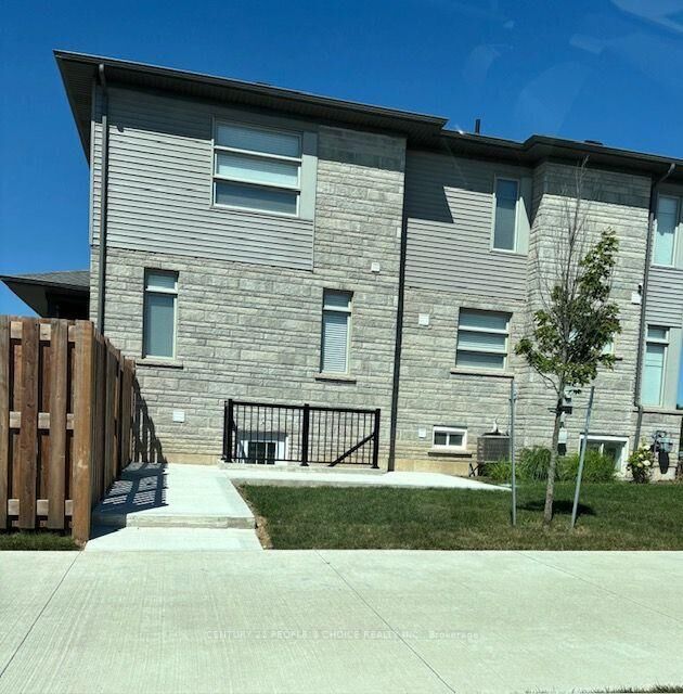Property Photo:  72 Summersides Boulevard Bsmnt  ON L0S 1E6 