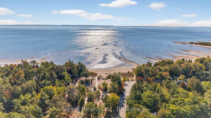 Photo de la propriété:  459 Cedar Point Road  ON L9M 0J5 