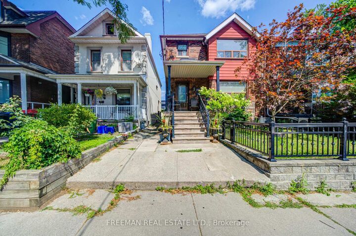 Property Photo:  723 Euclid Avenue Bsmt  ON M6G 2V1 