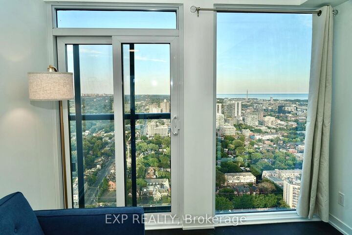 Property Photo:  319 Jarvis Street 4711  ON M5B 0C8 