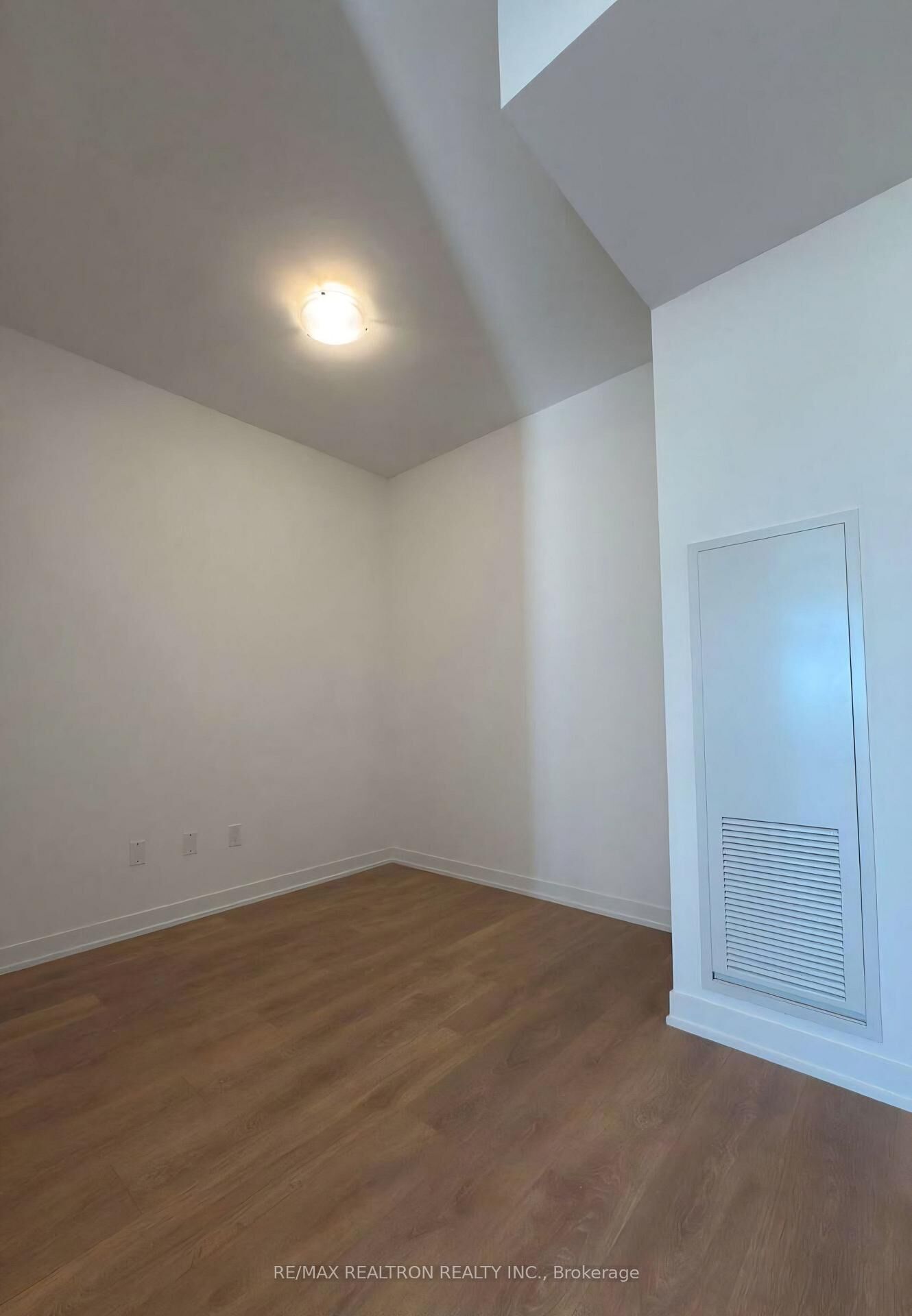 Property Photo: 10 Abeja Street 2321 ON L4K 0R4