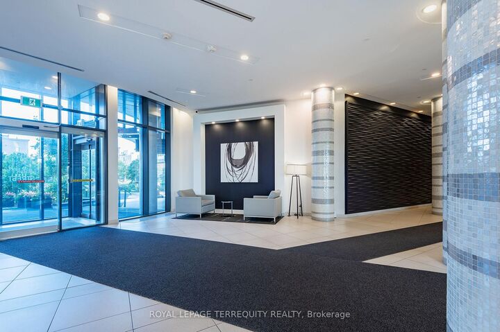 Property Photo:  49 East Liberty Street 1802  ON M6K 0B2 