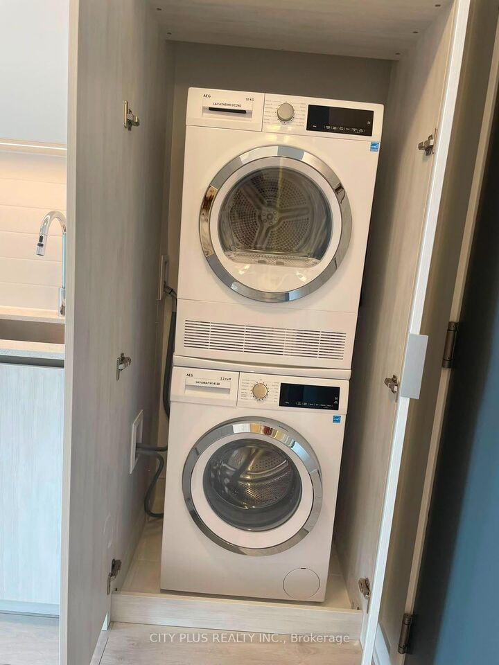 Property Photo: 5858 Yonge Street 3111 ON M2M 0C6