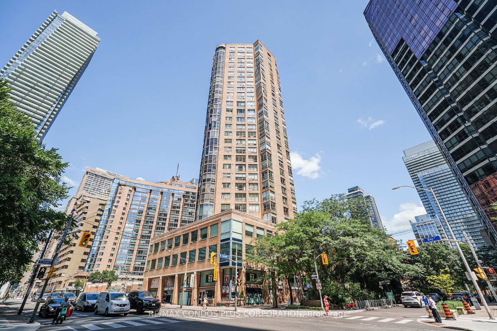 Property Photo: 44 St Joseph Street 1811 ON M4Y 2W4