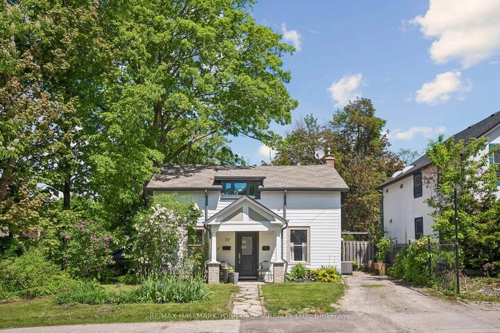 37 Arnold Crescent — photo 1