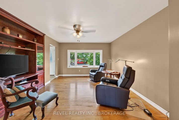 Property Photo: 813 Camberley Crescent ON K7M 4C6
