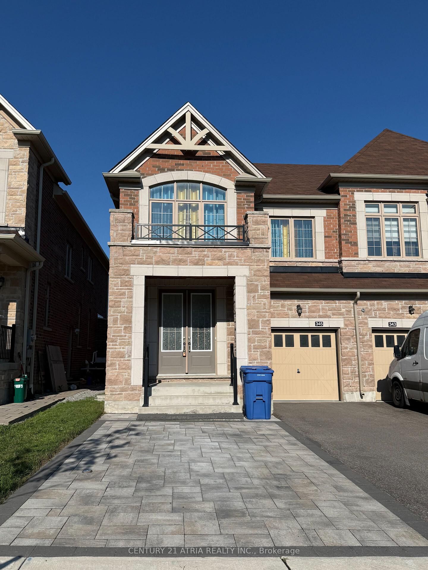 Property Photo:  345 Silk Twist Drive  ON L9N 1R8 